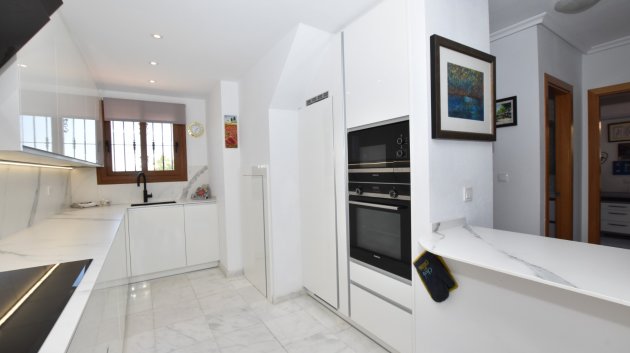 Resale - Villa -
Algorfa - La finca Golf
