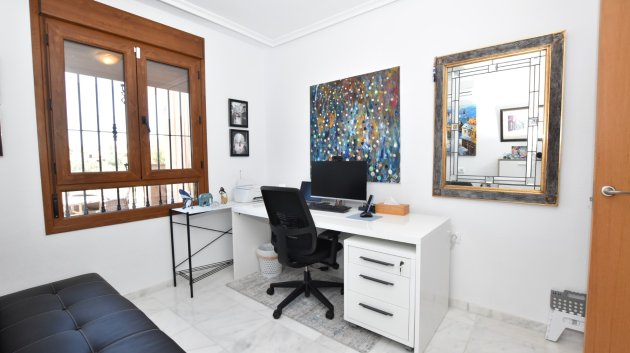 Resale - Villa -
Algorfa - La finca Golf
