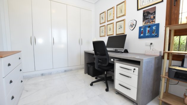 Resale - Villa -
Algorfa - La finca Golf
