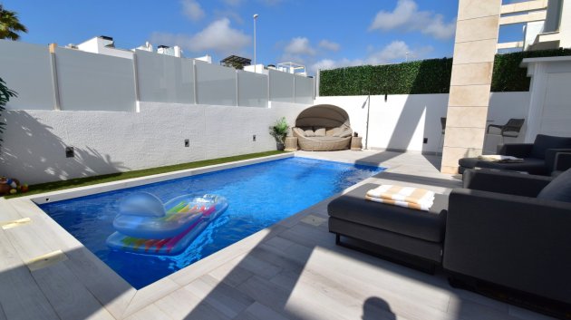 Resale - Villa -
Orihuela Costa - Lomas De Cabo Roig