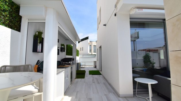 Resale - Villa -
Orihuela Costa - Lomas De Cabo Roig