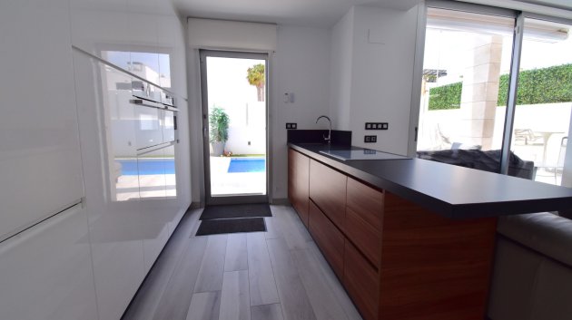Resale - Villa -
Orihuela Costa - Lomas De Cabo Roig