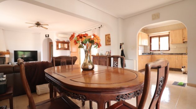 Resale - Villa -
Formentera del Segura - Fincas de La Vega