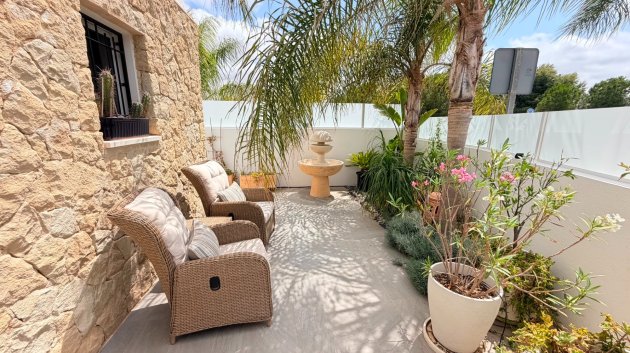 Resale - Villa -
Los Montesinos - La Herrada