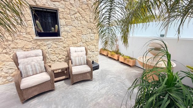 Resale - Villa -
Los Montesinos - La Herrada