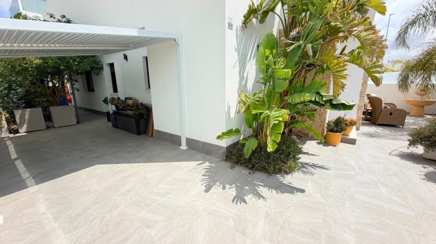 Resale - Villa -
Los Montesinos - La Herrada