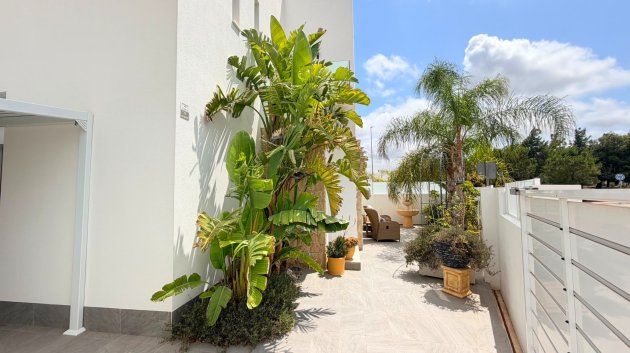 Resale - Villa -
Los Montesinos - La Herrada