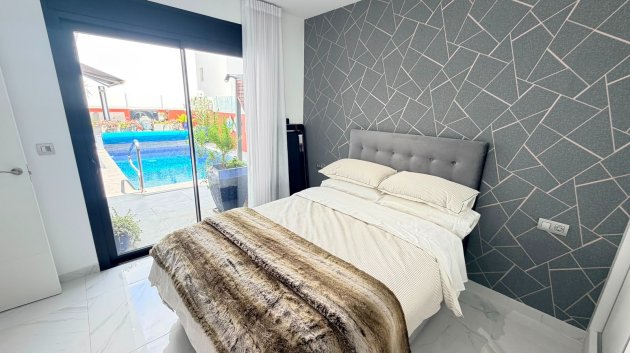 Resale - Villa -
Los Montesinos - La Herrada
