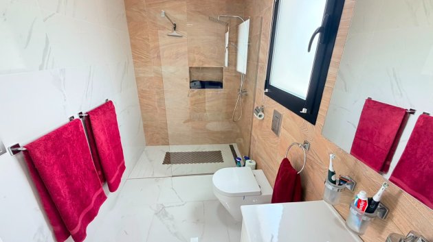 Resale - Villa -
Los Montesinos - La Herrada