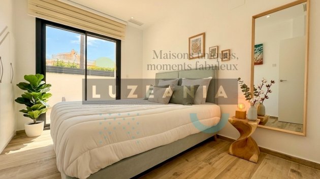 Resale - Villa -
Guardamar del Segura - El Moncayo