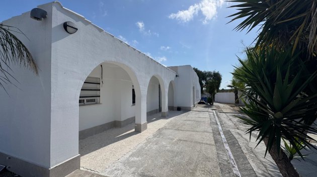 Resale - Villa -
La Marina del Pinet - La Marina