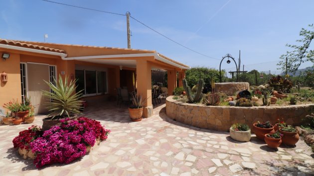 Resale - Villa -
Hondón de las Nieves - La Canalosa