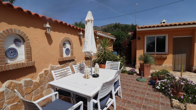 Resale - Villa -
Hondón de las Nieves - La Canalosa