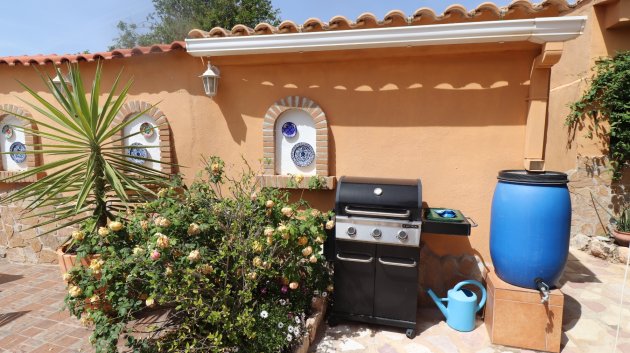Resale - Villa -
Hondón de las Nieves - La Canalosa