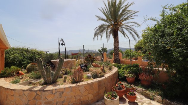 Resale - Villa -
Hondón de las Nieves - La Canalosa