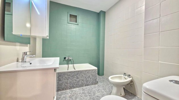 Resale - Apartments -
Torrevieja - Playa Los Naufragos
