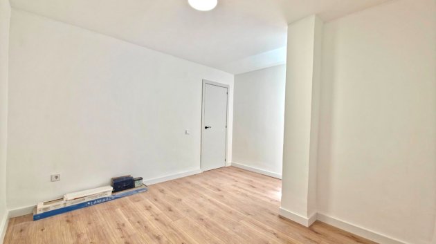 Resale - Apartments -
Torrevieja - Playa Los Naufragos