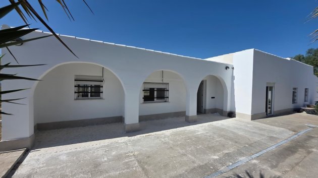 Resale - Villa -
San Fulgencio - La Marina