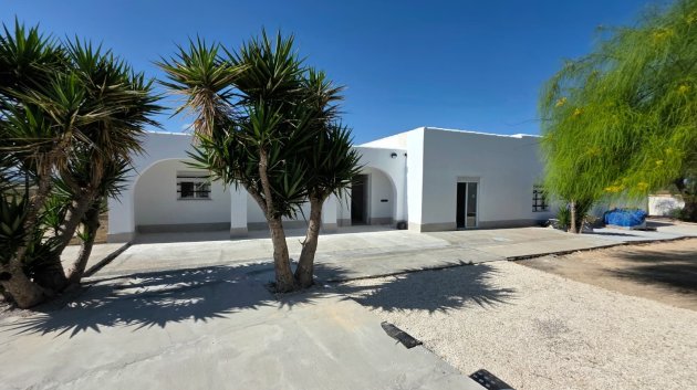 Resale - Villa -
San Fulgencio - La Marina