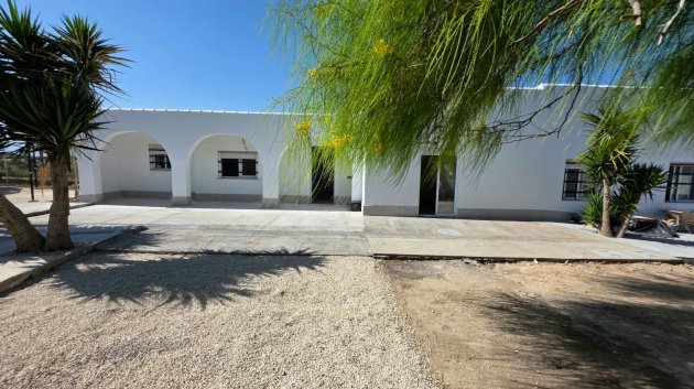 Resale - Villa -
San Fulgencio - La Marina