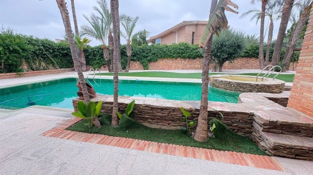 Resale - Villa -
Altorreal