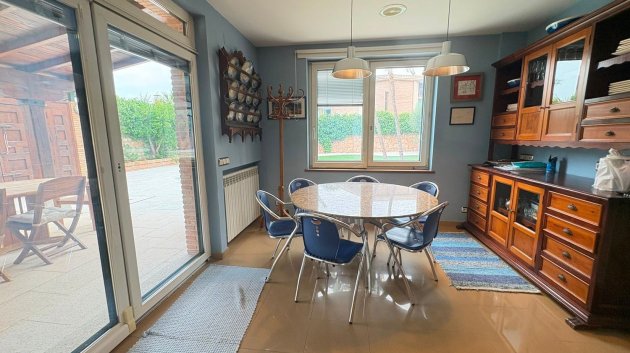 Resale - Villa -
Altorreal