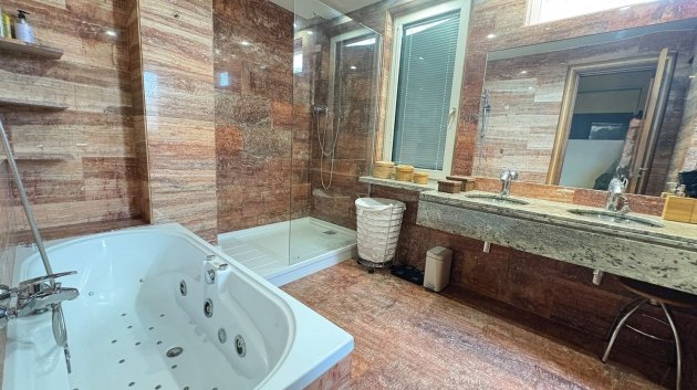 Resale - Villa -
Altorreal