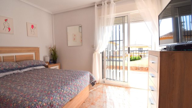 Reventa - Chalets -
Orihuela Costa - Playa Flamenca