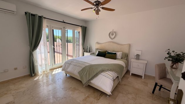 Revente - Villa -
Orihuela Costa - Costa Blanca