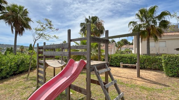 Resale - Villa -
Moraira - Sabatera