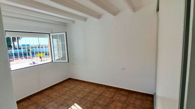 Revente - Villa -
Catral