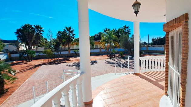 Revente - Villa -
Catral