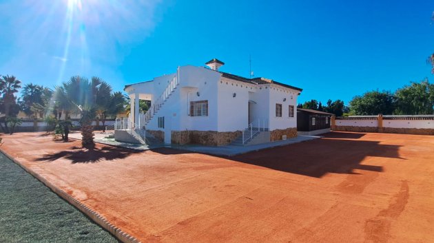 Revente - Villa -
Catral