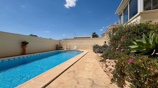 Resale - Villa -
Orihuela Costa - Villamartín