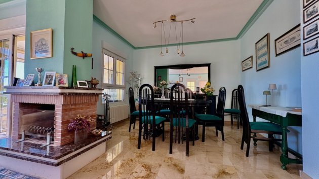 Resale - Villa -
Orihuela Costa - Villamartín