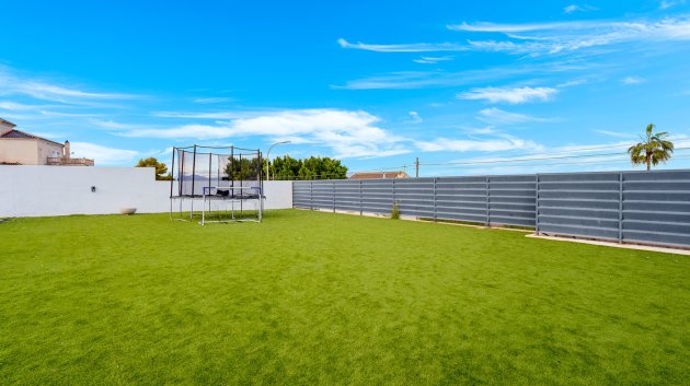 Resale - Villa -
Algorfa - Lomas de La Juliana