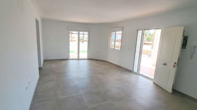 Resale - Villa -
Catral