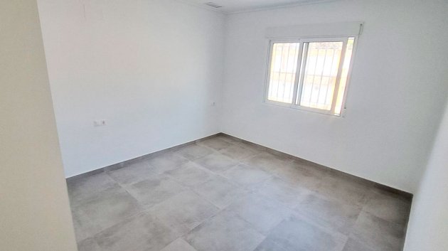 Resale - Villa -
Catral