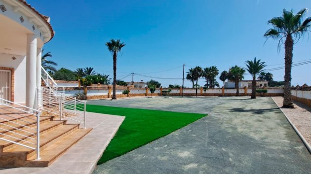 Resale - Villa -
Catral