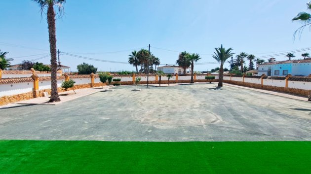 Resale - Villa -
Catral