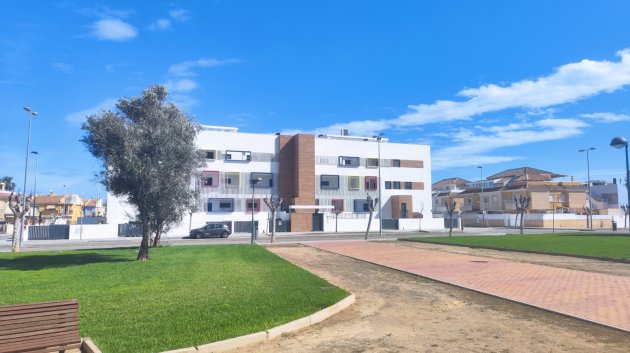 Resale - Apartments -
Pilar de la Horadada - El Mojón