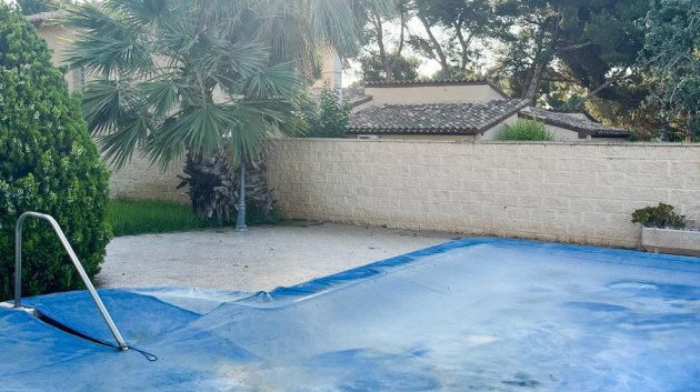 Resale - Villa -
Orihuela Costa - Punta Prima