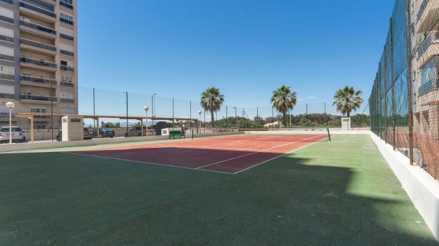Resale - Apartments -
Guardamar del Segura - Puerto Deportivo
