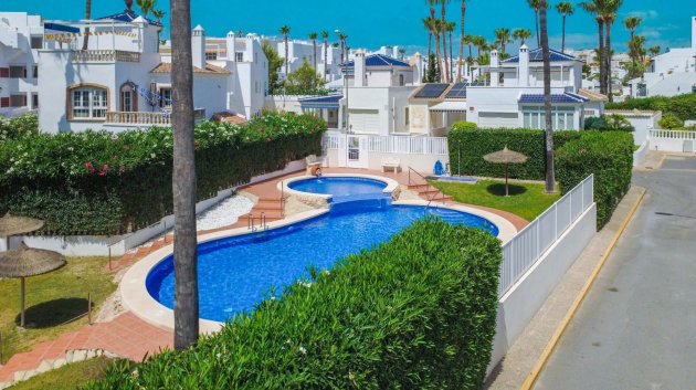 Resale - Townhouse -
Orihuela Costa - La Rioja