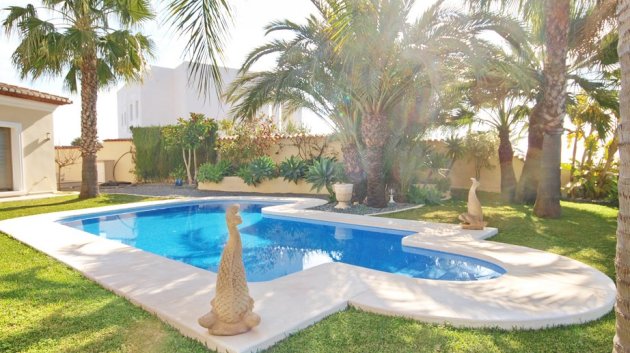 Resale - Villa -
Benissa - Buenavista