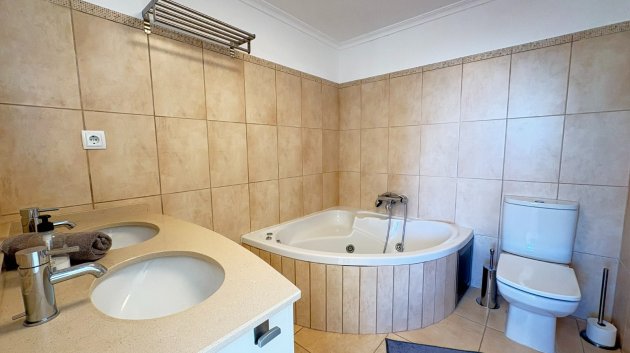 Resale - Apartments -
Altaona Golf and Country Village - Altaona Golf - Country Village