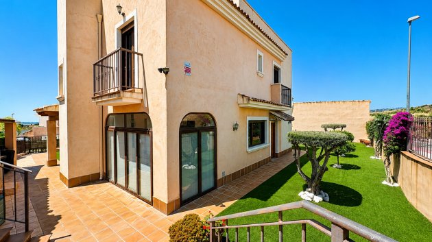 Resale - Villa -
Altaona Golf and Country Village - Altaona Golf - Country Village