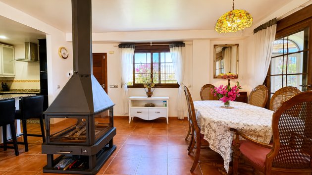 Resale - Villa -
Altaona Golf and Country Village - Altaona Golf - Country Village