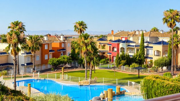 Resale - Apartments -
Altaona Golf and Country Village - Altaona Golf - Country Village