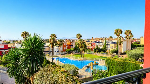 Resale - Apartments -
Altaona Golf and Country Village - Altaona Golf - Country Village
